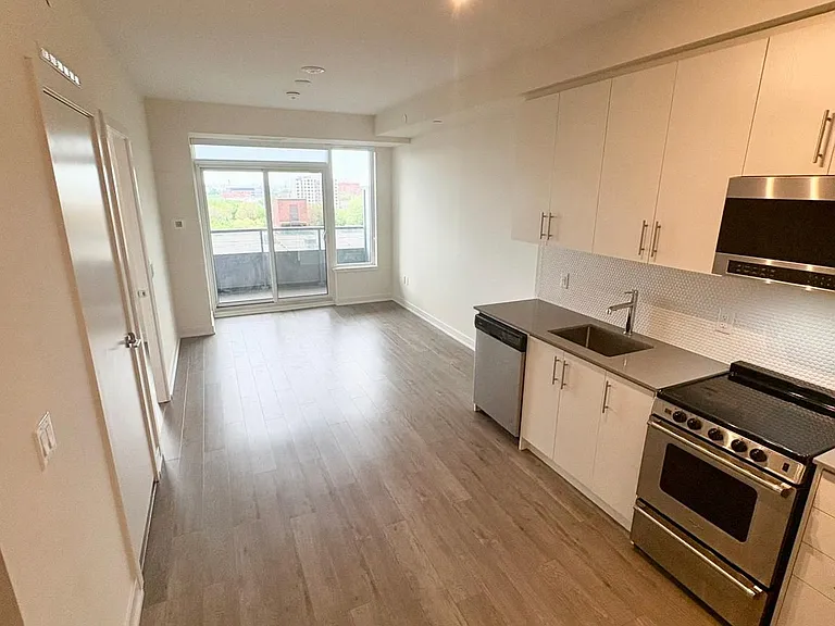 212 King William St #821 — Photo 4