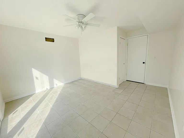 1415 La Chateau Dr — Photo 41