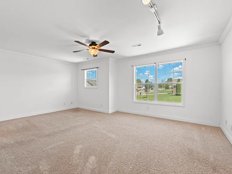 317 Wynberry Ct — Photo 13