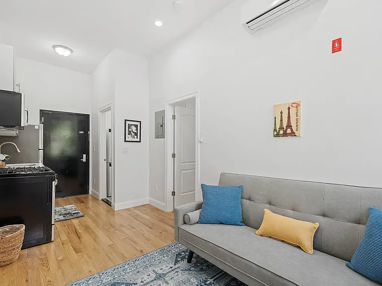 263 Halsey St #2R — Photo 1