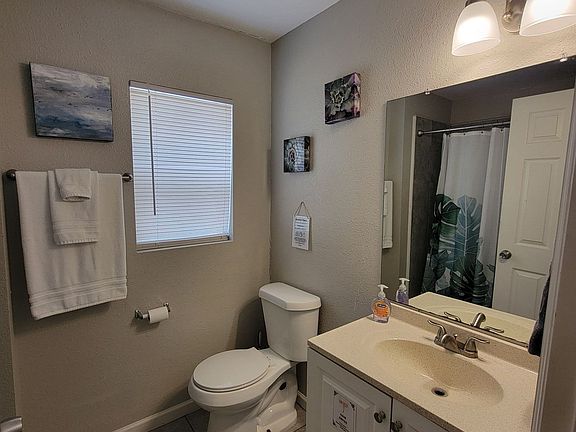 2nd image of 1023 W Woodlawn Ave #2
