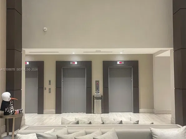 1010 SW 2nd Ave, Miami, FL