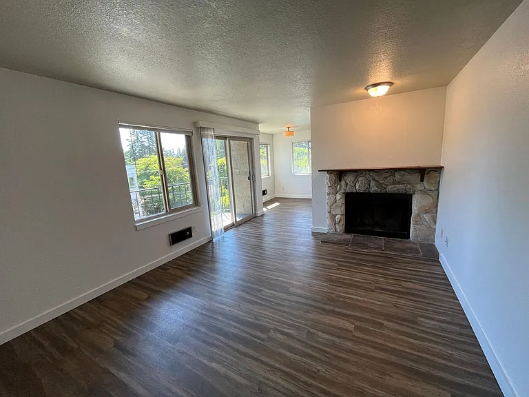 Park Place Apartments — Photo 6