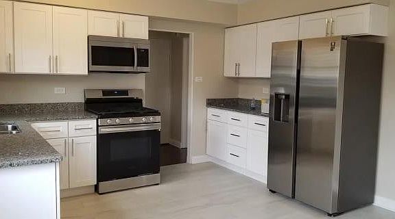 2nd image of 8923 Southview Ave #1S