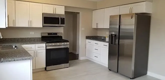 8923 Southview Ave #1S — Photo 2
