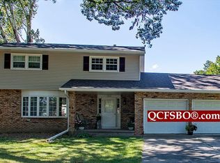 1612 20th St, Bettendorf, IA 52722
