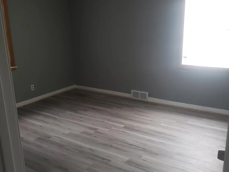 1820 E Hayes Ave — Photo 9