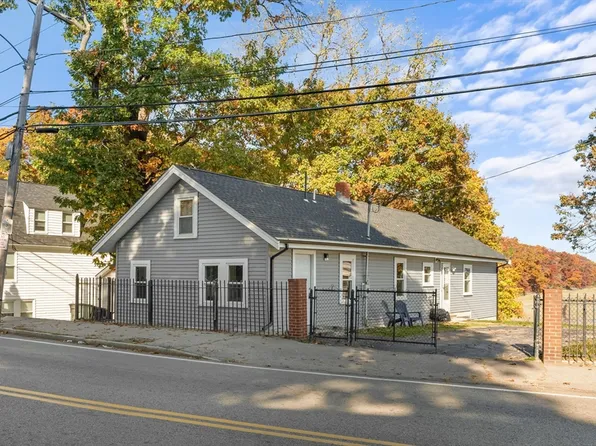 42 Palmer St, Quincy, MA 02169