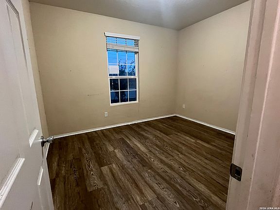 2nd image of 423 Rustic Willow