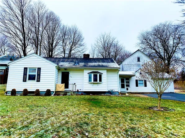 321 Vienna St, Newark, NY 14513