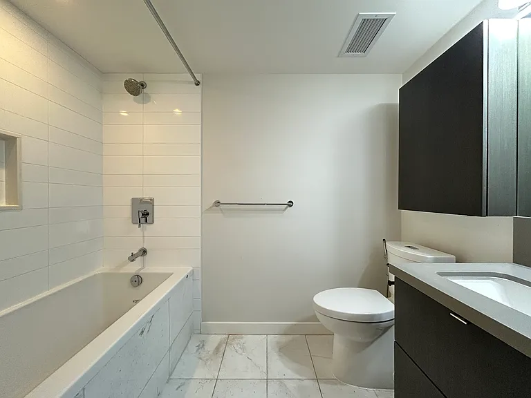 8189 Cambie St #1606 — Photo 6