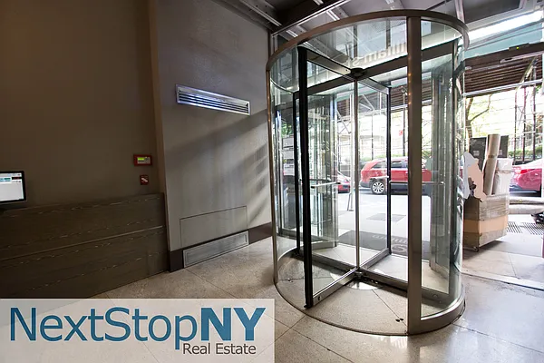 Rented by NextStopNY | media 60