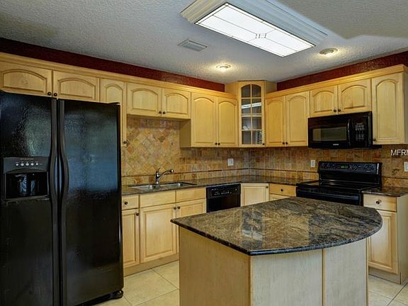 4th image of 15825 Deep Creek Ln