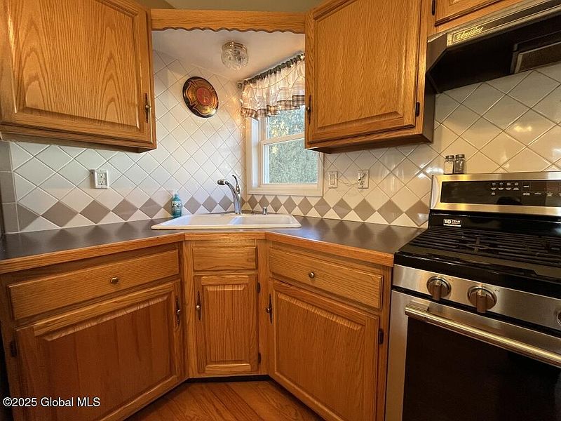 2nd image of 27 Sawyer Place
