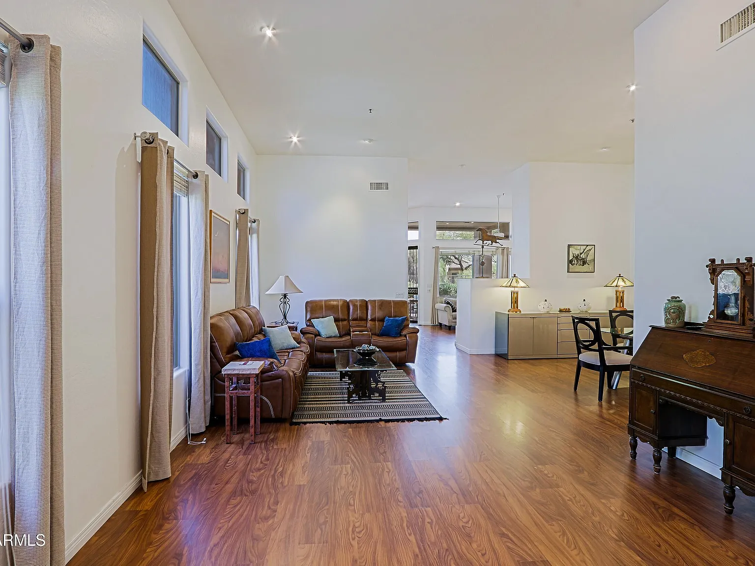 2 bed, 2.0 bath, 1989 sqft, $3,000 — Photo 4