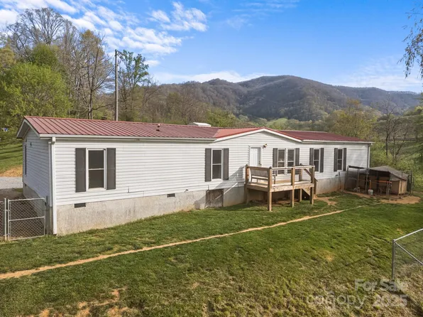 639 Willis Cove Rd, Canton, NC 28716