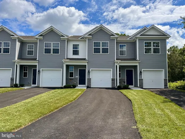 185 Mazzeo Dr, Glassboro, NJ 08028