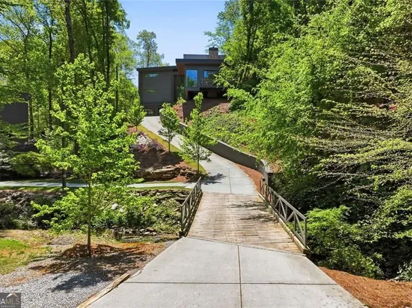 575 Mountain Way NE, Atlanta, GA 30342