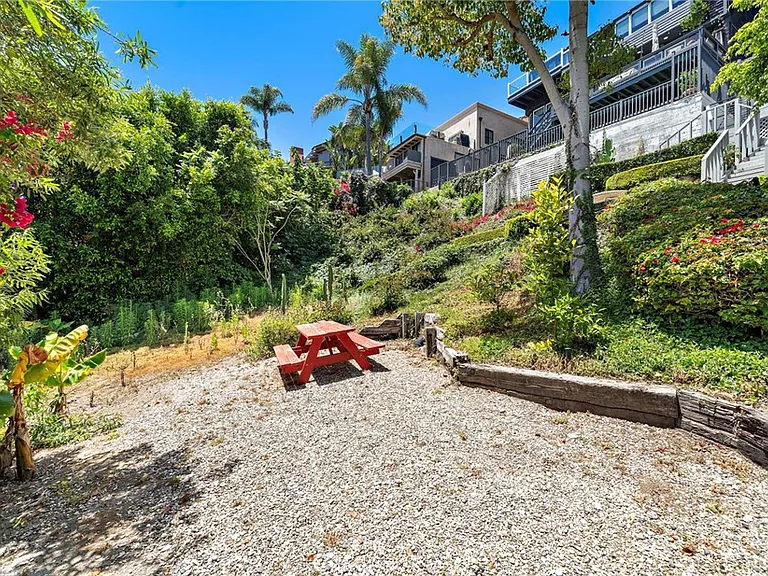 228 Hazel Dr — Photo 45