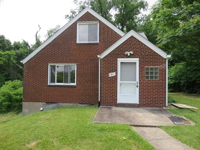 80 Woods Rd photo 1