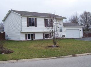 234 Willow Crest Dr, Zion, IL 60099