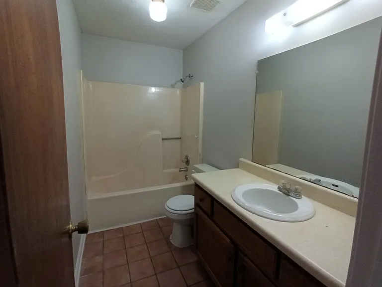 631 Old Humboldt Rd #C — Photo 6