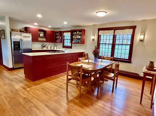 314 Newton Lane, Hartford, VT 05001