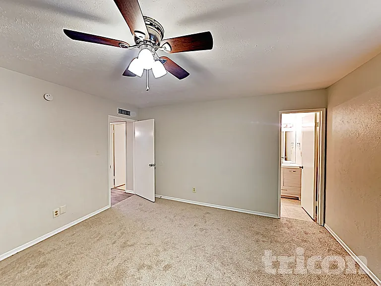 7309 Hedge Dr — Photo 8