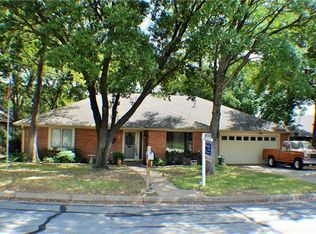 2008 Turf Club Dr, Arlington, TX 76017