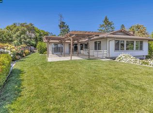 770 Crossbrook Dr, Moraga, CA 94556