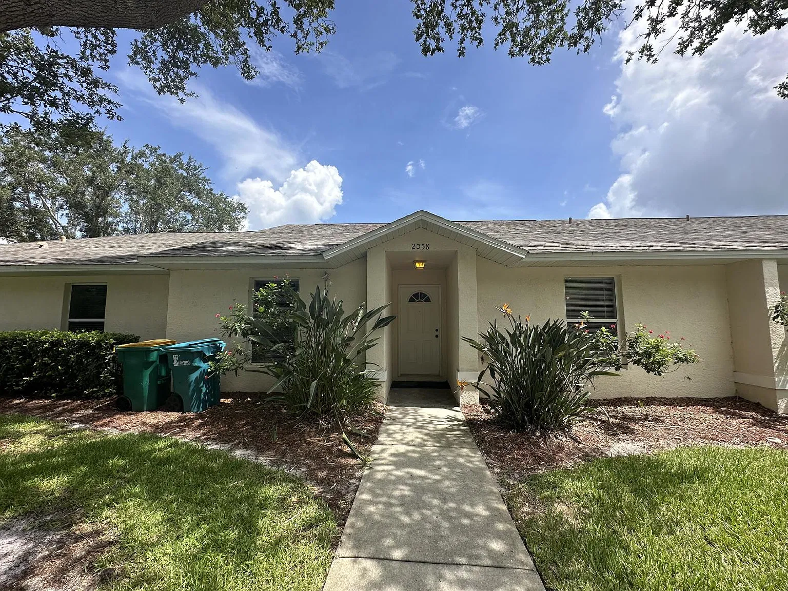 2 bed, 2.0 bath, 1100 sqft, $1,650 — Photo 1