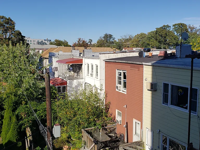 2245 E 19th St #D7 — Photo 24