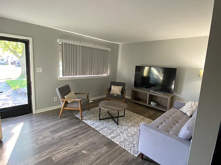 9315 Ellen Dr — Photo 4