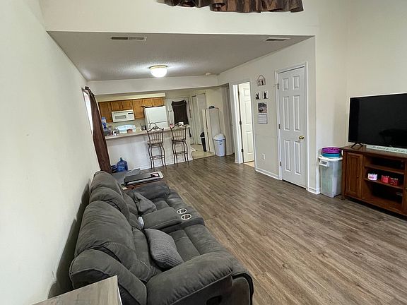 2nd image of 1317 Valley Creek Ln