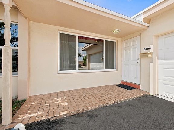 3rd image of 8400 Sunset Strip
