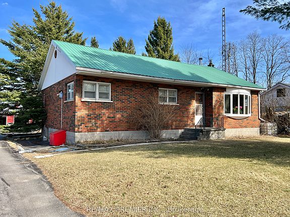 3rd image of 273 Peters Rd