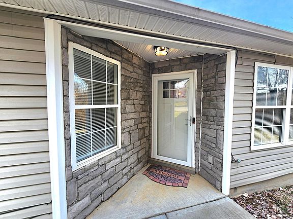 3rd image of 2669 Trailwood Ln