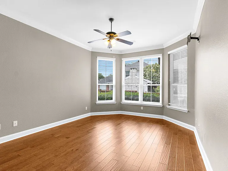 202 Stone Hollow Ct — Photo 21