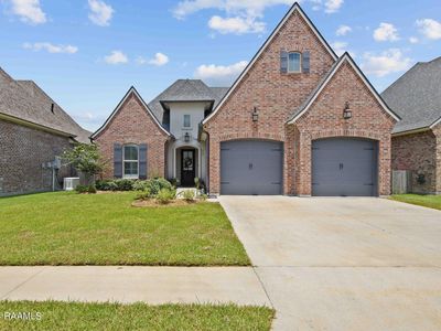 215 San Marcos Dr, Youngsville, LA, 70592