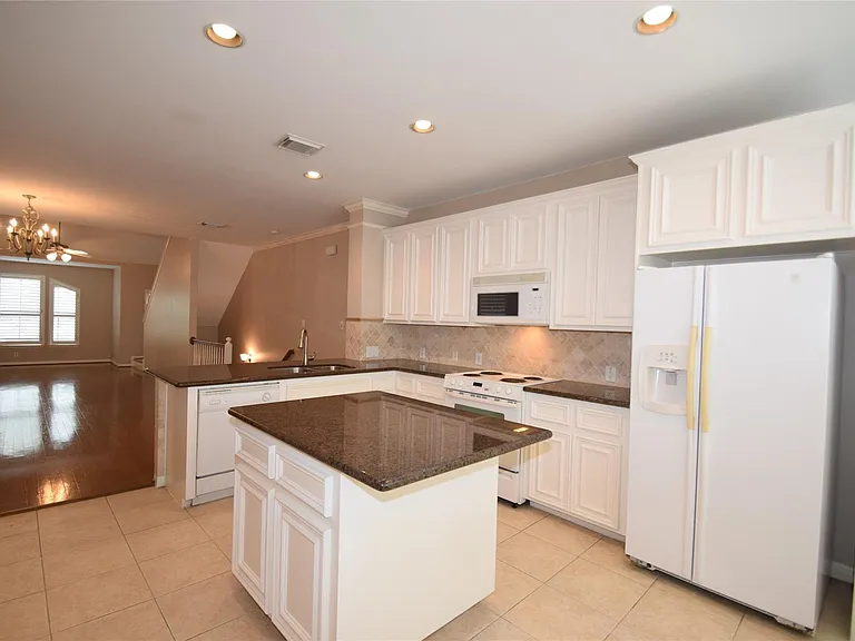 722 Memorial Heights Dr — Photo 13