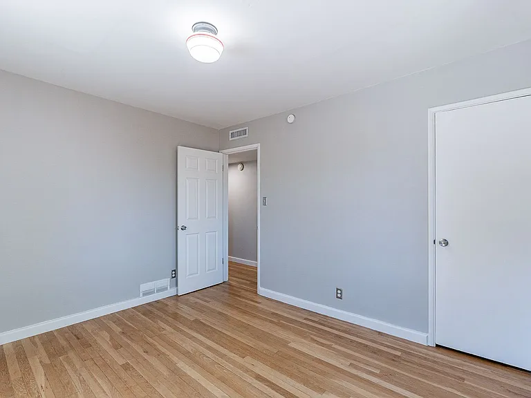 102 N Avenida Carolina — Photo 20