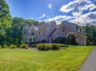 12 Greenway Rd, Windham, NH 03087