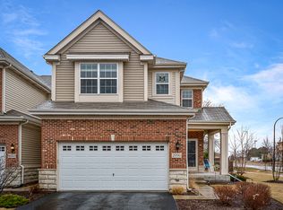 2990 Henley Ln, Naperville, IL 60540