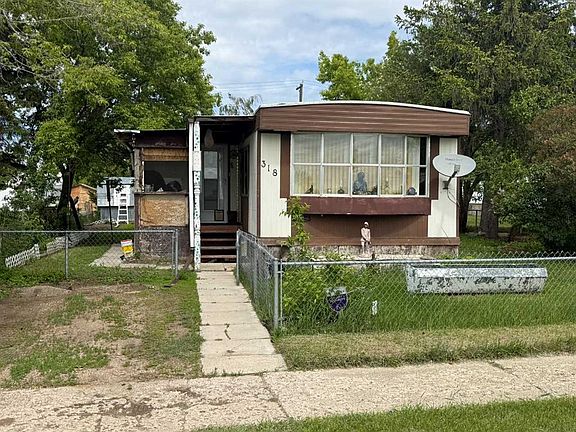 2nd image of 318 S Railway Ave W