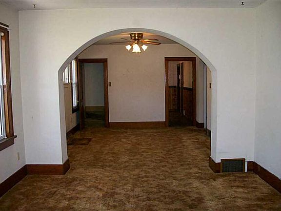 4th image of 229 E 32nd St