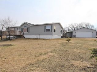 42920 Summit Dr, Evansville, MN 56326