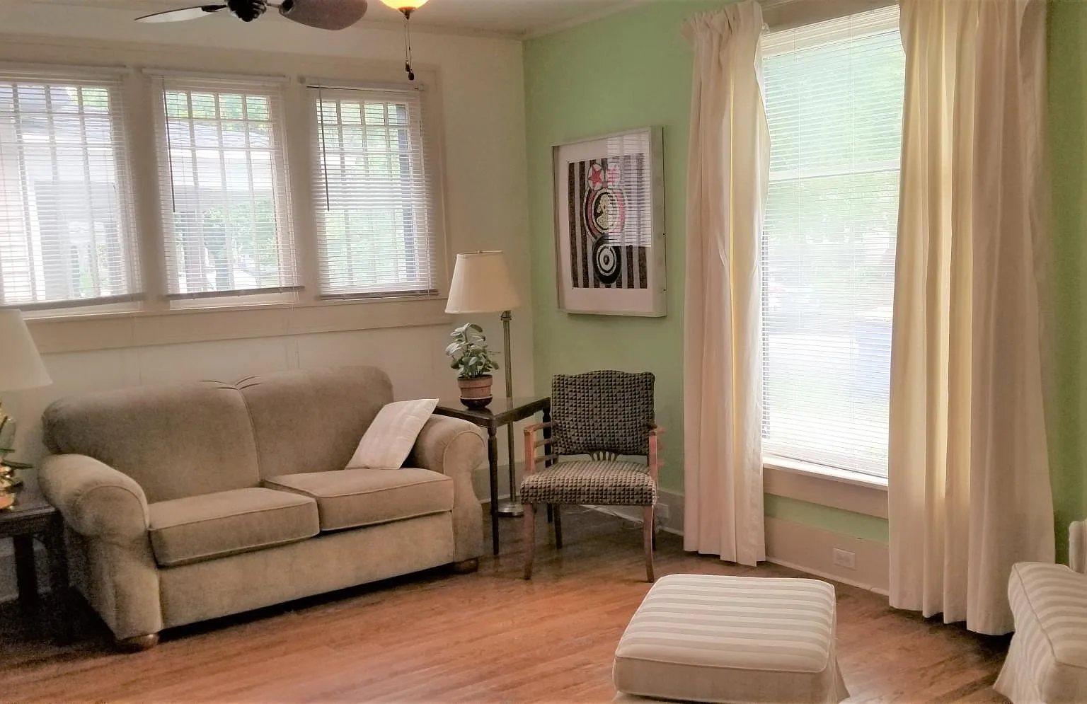 2 bed, 2210 sqft, $780 — Photo 2
