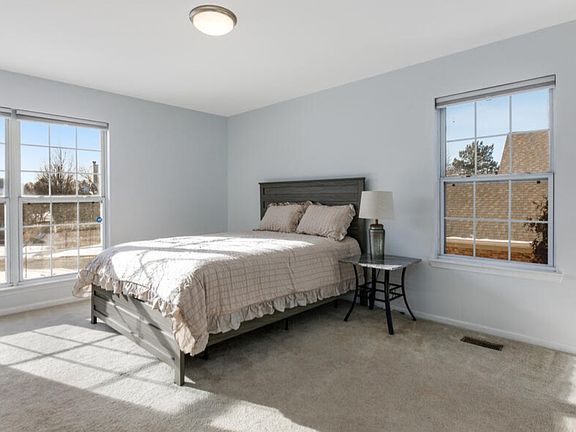 4th image of 121 Commons Ct