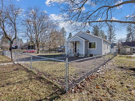 3rd image of 2903 W Garland Ave
