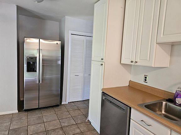 5th image of 2746 Carolyn Dr SE